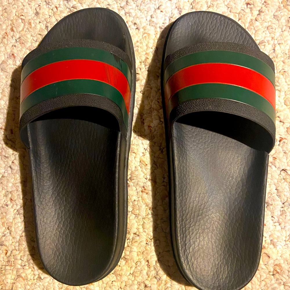 Gucci Like new thicker sole - Received as a gift - were purchased from Gucci.